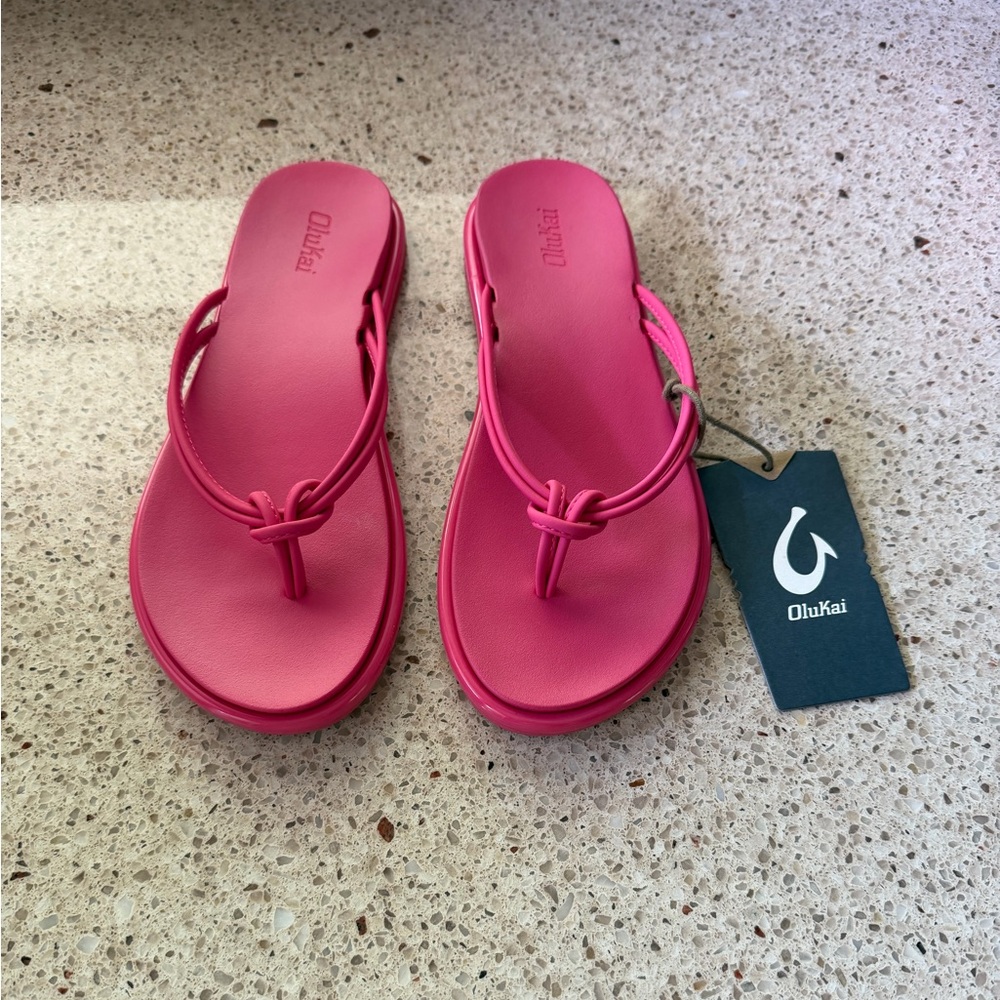 NWT Womens' OluKai 'Aka Strappy Sandal Flip Flop size 7 AKA - Picture 1 of 5